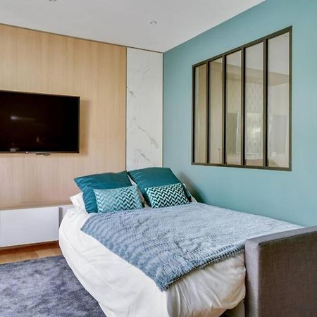 Suite Luxury Republique Париж Екстериор снимка