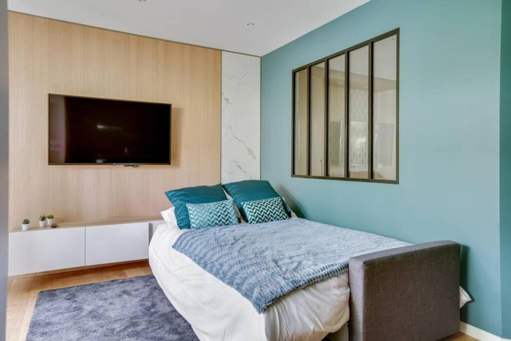 Suite Luxury Republique Париж Екстериор снимка