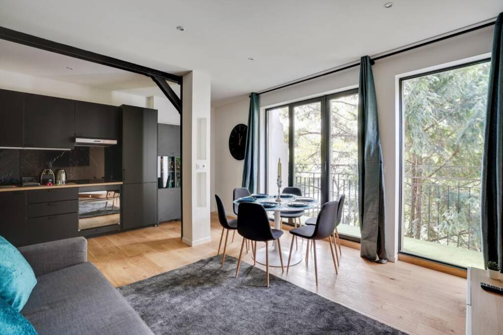 Suite Luxury Republique Париж Екстериор снимка