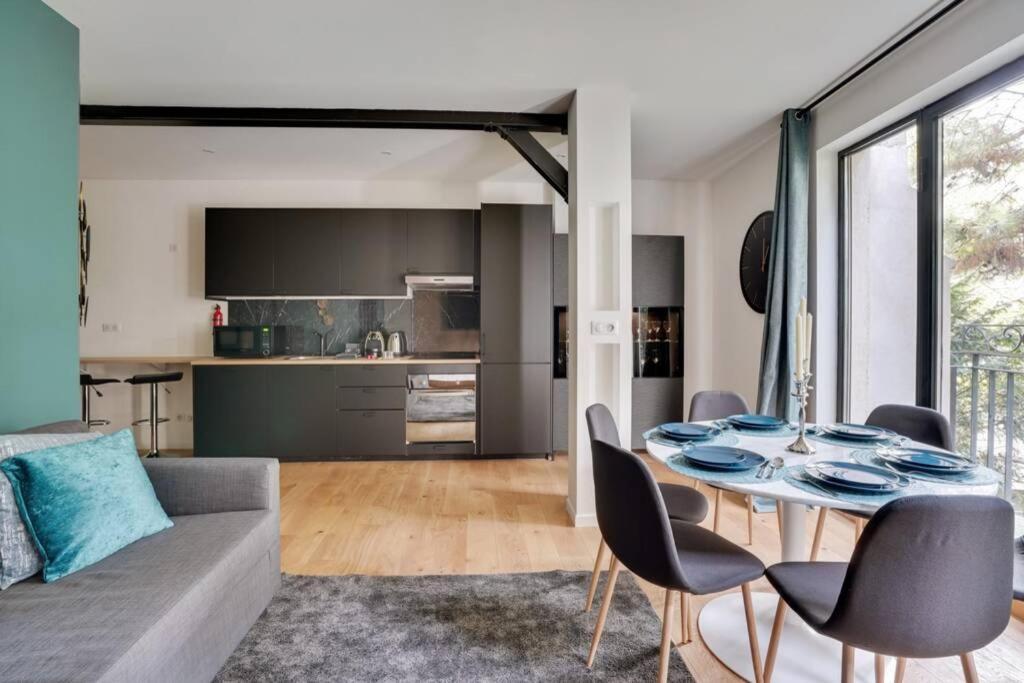 Suite Luxury Republique Париж Екстериор снимка