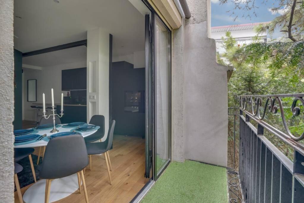 Suite Luxury Republique Париж Екстериор снимка