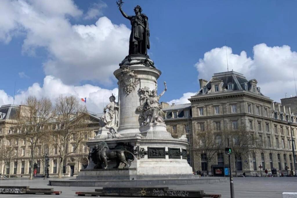 Suite Luxury Republique Париж Екстериор снимка